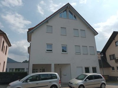 Neuwertige Wohnung!