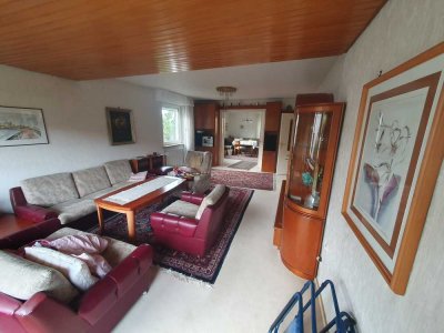 Wohnen im Grünen mitten in Gochsheim – gepflegtes Einfamilienhaus mit traumhaftem Garten