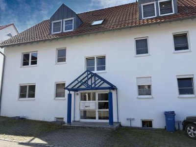 Schöne und gepflegte Dachgeschosswohnung in Laupheim mit Tiefgaragen-Platz
