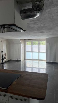 Einzigartig Wohnen im Bunker – Moderne 3-Zimmer-Wohnung mit offener Küche & Insel