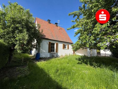 Charmantes Einfamilienhaus mit sonnigem Grundstück und Ausbaupotenzial