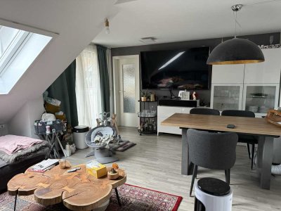 Lichtdurchflutete 3,5-Zimmer-Maisonette-Wohnung mit Galerie, Loggia, EBK, 2 Bäder,  Stellplatz