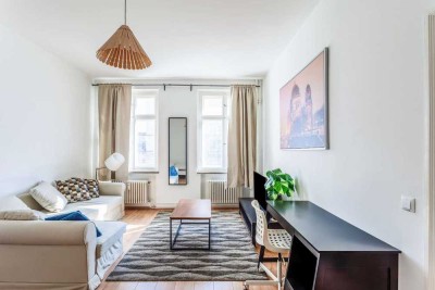 Stalinbau-Ensemble: praktische und helle 2-Zimmer-Wohnung direkt auf der Frankfurter Allee