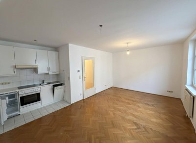 Nette 1-Zi-Wohnung mit Wohnküche, Badewanne &amp; U-Bahn Nähe im 5. Bezirk Wien!
