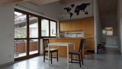 Gepflegte Terrassenwohnung mit Balkon und Einbauküche in Oberboihingen
