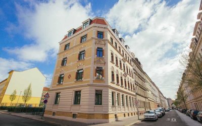 Helle und hochwertig 2,5-Raumwohnung mit großem Balkon - WE01