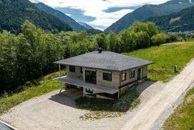 Ankommen und durchatmen.Natur, Ruhe, BergkulisseEin Haus nach eigenen Wünschen zum Fertigstellen.