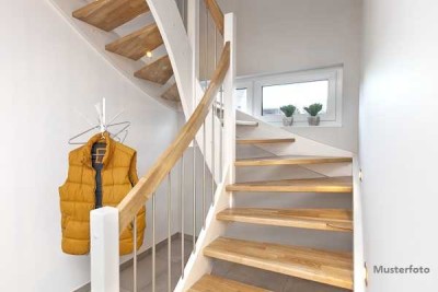 Maisonette-Wohnung mit Garage