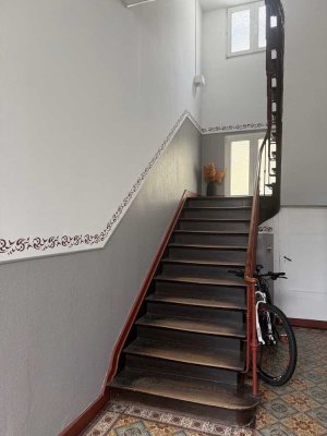 Erstbezug nach Renovierung: Ansprechende 4-Zimmer-DG-Wohnung in Pfaffendorf