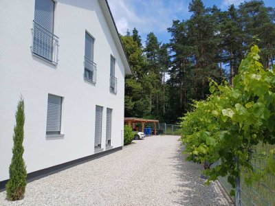 Neubau-Doppelhaushälfte am Waldrand, 5 Minuten zur Altstadt