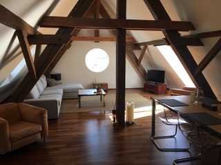 Traumhafte Dachgeschoß-Loft-Wohnung mit gehobener Ausstattung & TG-Stellplatz