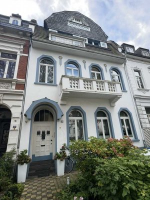 Geschmackvolle, gepflegte 2-Zimmer-Wohnung mit gehobener Innenausstattung mit EBK in Krefeld