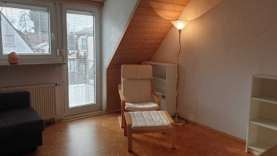 Schöne helle, möblierte 2 Zi-Whg mit großem Balkon in ruhiger Lage