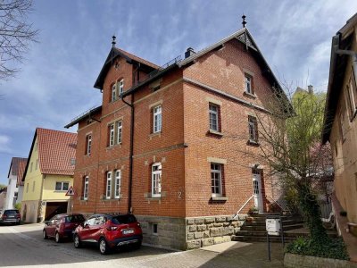 Traumhaftes 3-Familienhaus im Schweizer Stil mit Gewölbekeller und sonnigem Innenhof