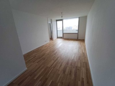 Helle 1-Zimmer-Wohnung in München mit Balkon und tollen Ausblick