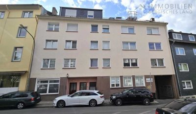 GEPFLEGTE 3-RAUMWOHNUNG MIT BALKON UND GARAGE IN RUHIGER ZENTRUMSLAGE