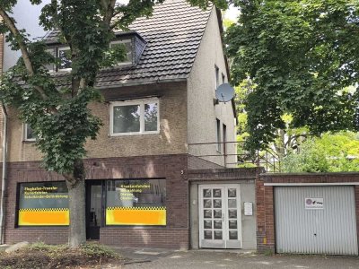 Miethaus 1 Gewerbe und 3 Wohneinheiten
in absolut zentraler Lage in Frechen