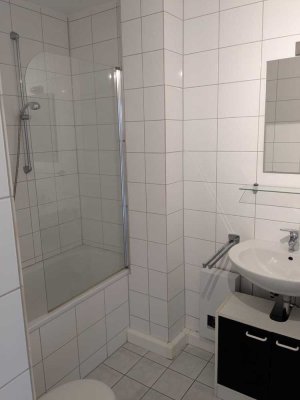 Attraktive und vollständig renovierte 2-Raum-EG-Wohnung mit geh. Innenausstattung in Kaiserslautern