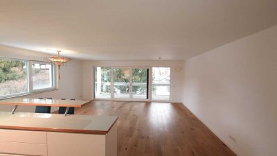 sehr helle und ruhige 4-Zimmer Wohnung ab sofort in Fürth-Südstadt