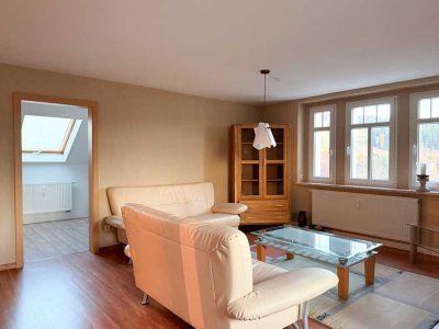 Große, helle 4-Raum-Dachgeschosswohnung in Klingenthal – mit Einbauküche & kompletter Möblierung!