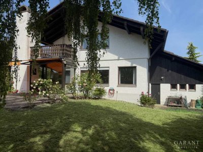 Familienparadies auf ca. 836qm Grundstück- Wintergarten, Doppelgarage, viel Platz in bester Wohnlage