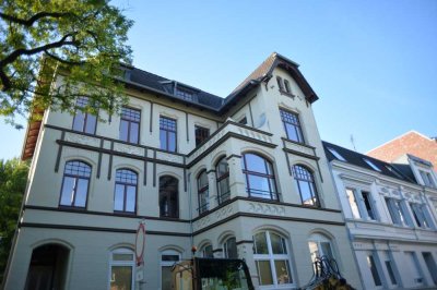 Wohnung II. OG Altbau mit Stuck und Deckenmalerei, denkmalgeschützt