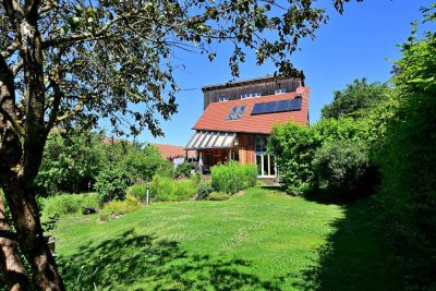 Idyllische, ruhige Bestlage: Freistehendes Einfamilienhaus mit großem Raumangebot