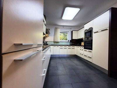 Modernes Reihenhaus mit PV-Anlage, Garten &amp; Top-Anbindung