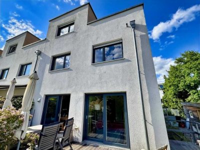 Freiwerdend - Neuwertiges Reiheneckhaus mit vielen Extras