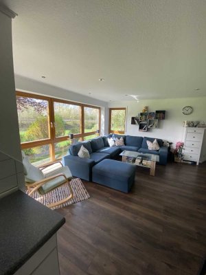Idyllische 2,5 Zimmer Wohnung mit Garten und Terrasse