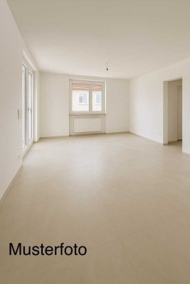 Erstbezug nach Sanierung mit Balkon: attraktive 3-Zimmer-Wohnung in Schwäbisch