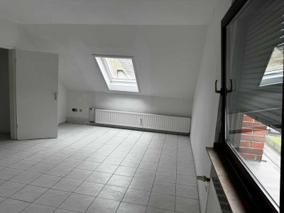 Ansprechende und modernisierte 2,5-Raum-DG-Wohnung in Dortmund