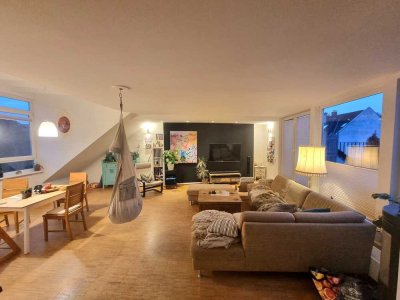 Geräumige 4,5-Zimmer Wohnung in Essen-Borbeck, 2 Garagen