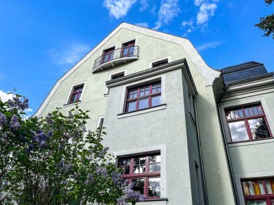 *Einzigartige Dachgeschosswohnung mit schönem Ausblick in ruhiger Lage von Dresden*