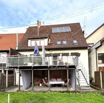 Attraktives Zweifamilienhaus in Metzingen – Ihr neues Zuhause für Familie und Gemeinschaft