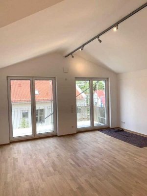 Top DG Wohg.! 4 Zi + Büro o. Hobbyraum, 2 Bäder, Wohnküche inkl. EBK, großer Balkon! München-Aubing