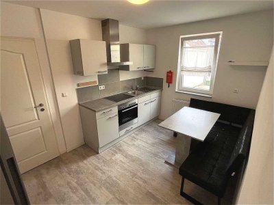 Studenten-WG-Whg.  *Top-Lage*  4 Zi.- WG-Wohnung