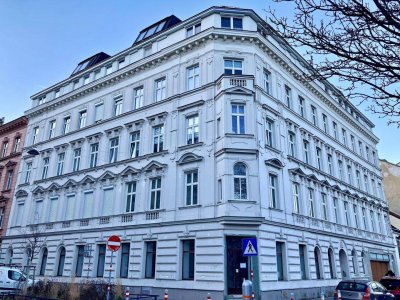 Klein aber fein! 1-Zimmer Wohnung Nähe U6 Jägerstraße! Sanierungsbedürftig!