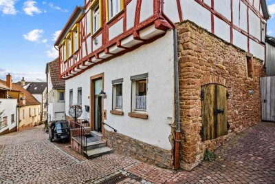 **Denkmalgeschütztes Stadthaus - vielseitig nutzbar - in attraktiver Innenstadtlage von Gelnhausen**