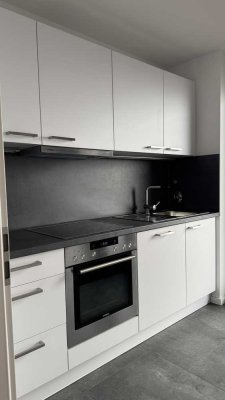 Neu renoviertes exklusives Penthouse mit 3 Zimmern inkl. Dachterrasse & Panoramablick