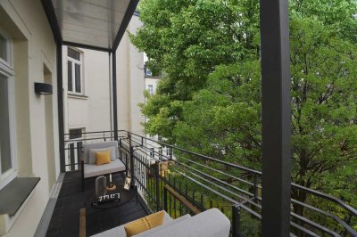 Charmantes Altbau-Juwel: Großzügige 5-Zimmer Wohnung mit Stuck und zwei Balkonen im begehrten Wal...