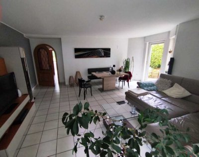 Essen-Burgaltendorf, ein behagliches Zuhause mit Wintergarten, Terrasse und kleinem Garten