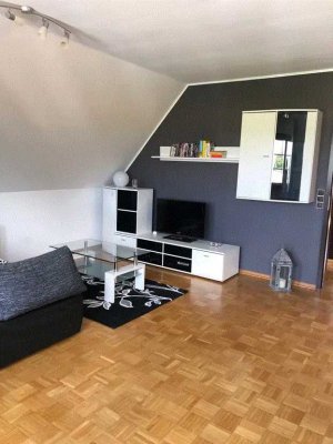 Ansprechende 2,5-Zimmer-Dachgeschosswohnung mit EBK