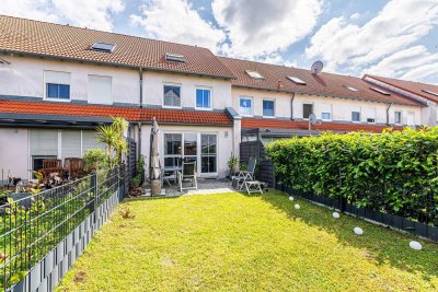 Ohne Makler: gepflegtes RMH BJ 2000 mit Garten und Stellplätzen. Sofort frei!