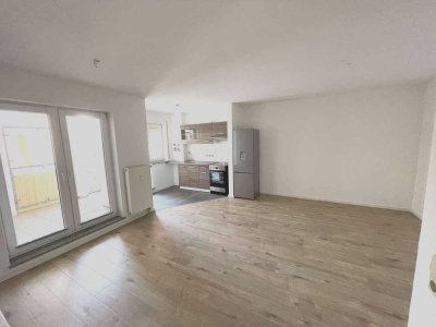 Helle und freundliche 2-Zimmer-Wohnung mit Balkon und Einbauküche