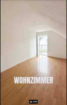 3-Zimmer DG-Wohnung mit Balkon und EBK, Nachmieter zum 01.01.26 gesucht