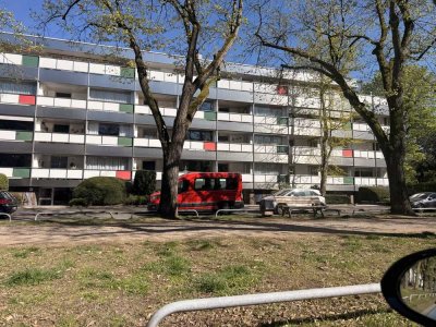 Gepflegte 3-Zimmer-Wohnung im 3. OG mit Balkon in MG-Grenzlandstadion