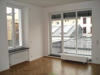 Absolut hochwertige 4-Z-Komfort-Wohnung mit Balkon in der Frankfurter City