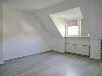 schöne 3 Zimmer Wohnung mit Tageslichtbadezimmer