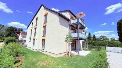 ... AIGNER - Eleganz auf einer Ebene: Stilvolle Gartenresidenz mit EBK in Premiumlage ...